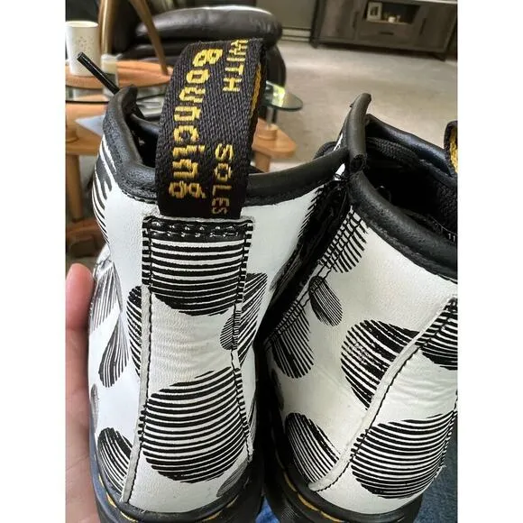 DR MARTENS KIDS 1460 POLKA DOT BOOT - BLACK/WHITE size 11