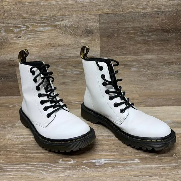 Dr. Martens Luana Air Wair White Leather Combat Boots Women's size 8