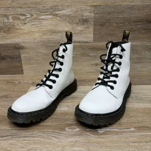 Dr. Martens Luana Air Wair White Leather Combat Boots Women's size 8