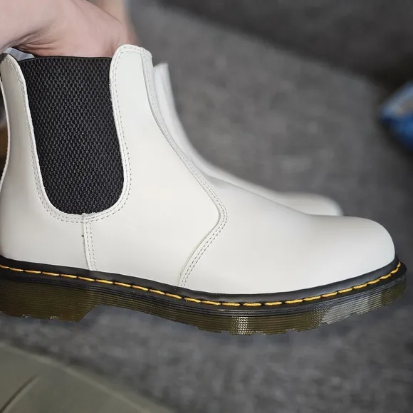 Dr. Martens Mens 2976 Bex White Lug Sole Pull On Casual Chelsea Boo…