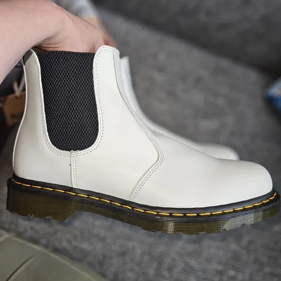 Dr. Martens Mens 2976 Bex White Lug Sole Pull On Casual Chelsea Boo…