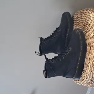 Dr. Martens Unisex Classic Zavala Black Leather‎ Combat Boots Lace Up Size M6/W7