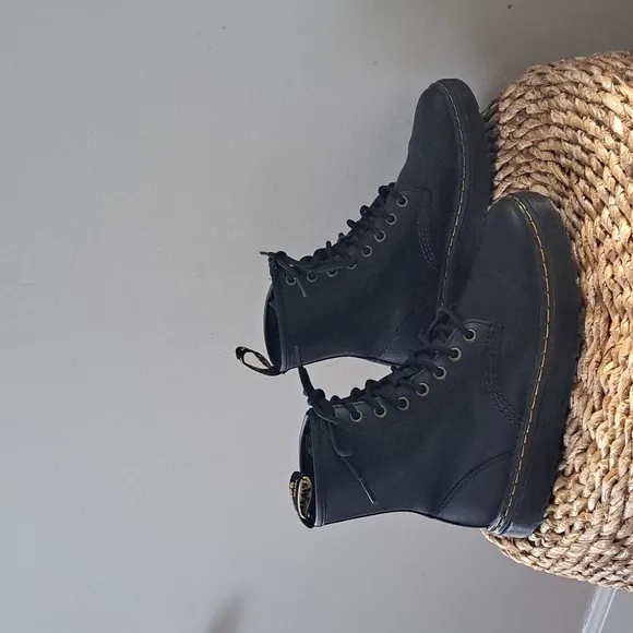 Dr. Martens Unisex Classic Zavala Black Leather‎ Combat Boots Lace Up Size M6/W7