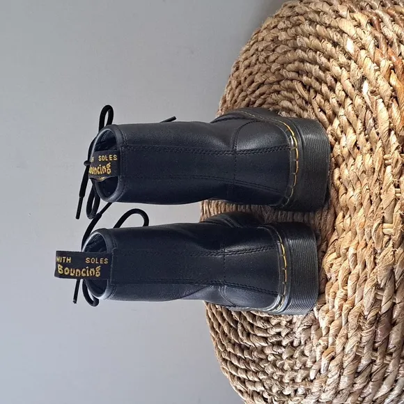 Dr. Martens Unisex Classic Zavala Black Leather‎ Combat Boots Lace Up Size M6/W7