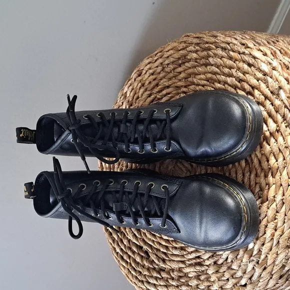 Dr. Martens Unisex Classic Zavala Black Leather‎ Combat Boots Lace Up Size M6/W7
