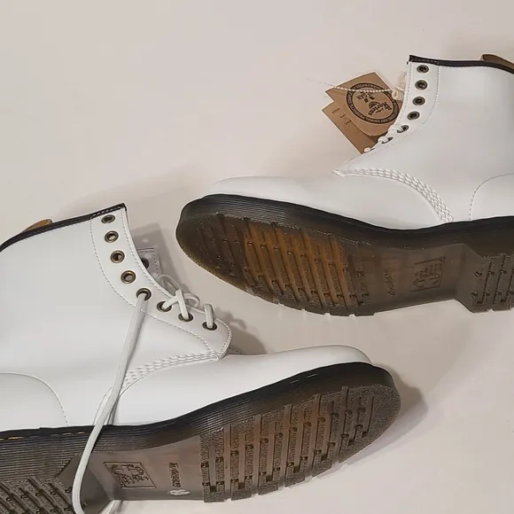 DR MARTENS VEGAN 1460 KEMBLE LACE UP BOOTS NWOB