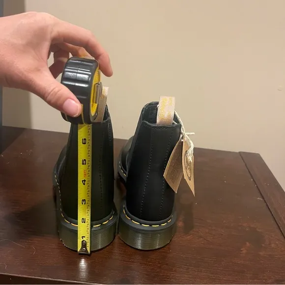 Dr. Marten’s Vegan 2976 Chelsea boots Black Felix Rub Off NWT