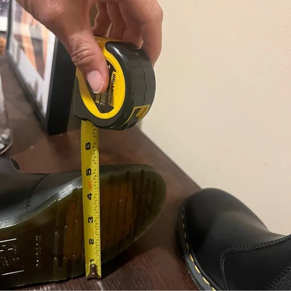 Dr. Marten’s Vegan 2976 Chelsea boots Black Felix Rub Off NWT