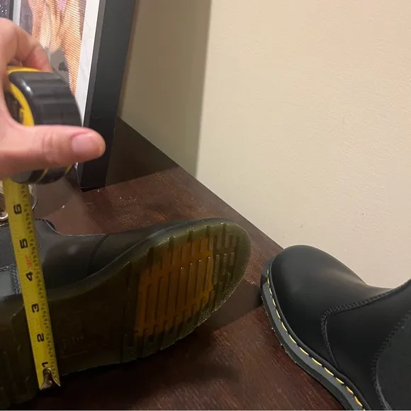 Dr. Marten’s Vegan 2976 Chelsea boots Black Felix Rub Off NWT