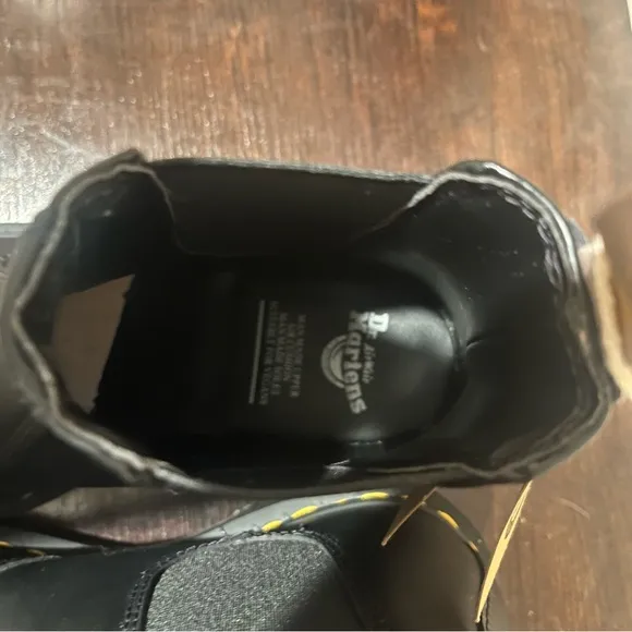 Dr. Marten’s Vegan 2976 Chelsea boots Black Felix Rub Off NWT