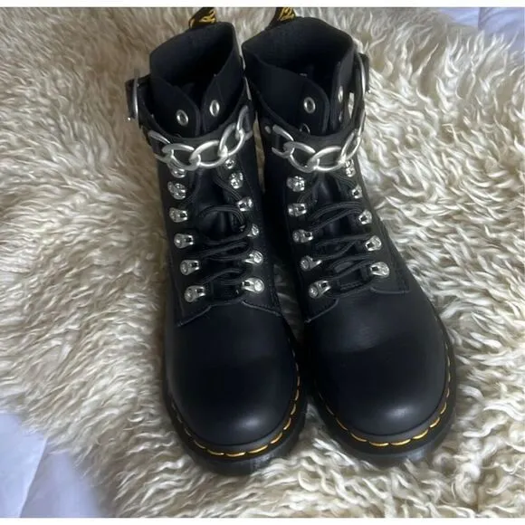 DR MARTENS 1460 Pascal Women's Chain Leather Lace Up Boots sz 7