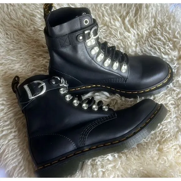 DR MARTENS 1460 Pascal Women's Chain Leather Lace Up Boots sz 7