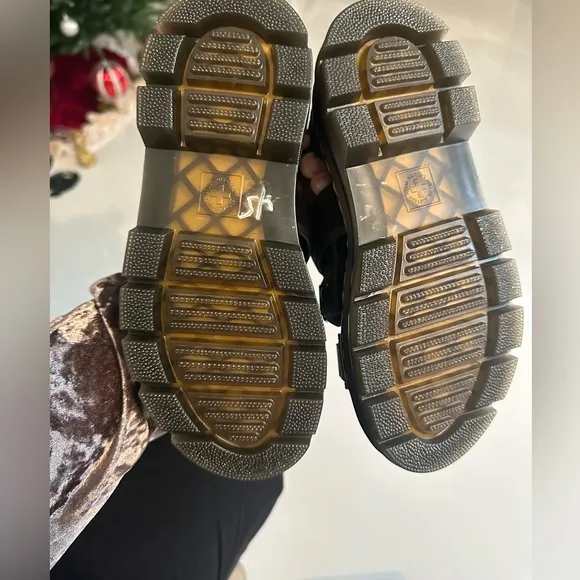 Dr.Martens sandals