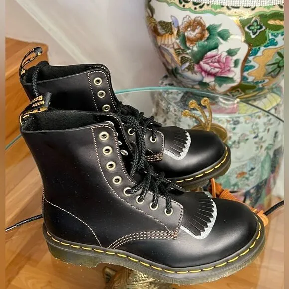 Dr. Martens 1460 PASCAL WOMEN'S ABRUZZO LEATHER BOOTS