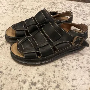Dr Martens 8397 Arc Fisherman Sandals black in size 10 made in England EUC