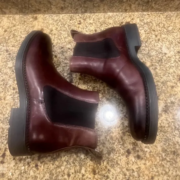 ECCO Brown Leather Chelsea Boots Mens 10 Dress Casual Fall Style