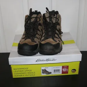 Eddie Bauer Ridgeline hiking boots size 10.5 Med and comes with box