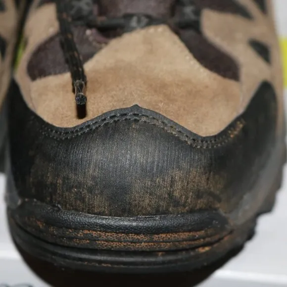 Eddie Bauer Ridgeline hiking boots size 10.5 Med and comes with box