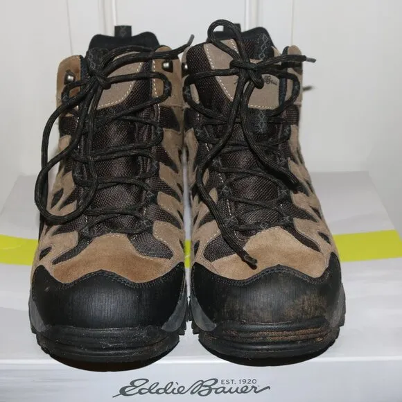 Eddie Bauer Ridgeline hiking boots size 10.5 Med and comes with box