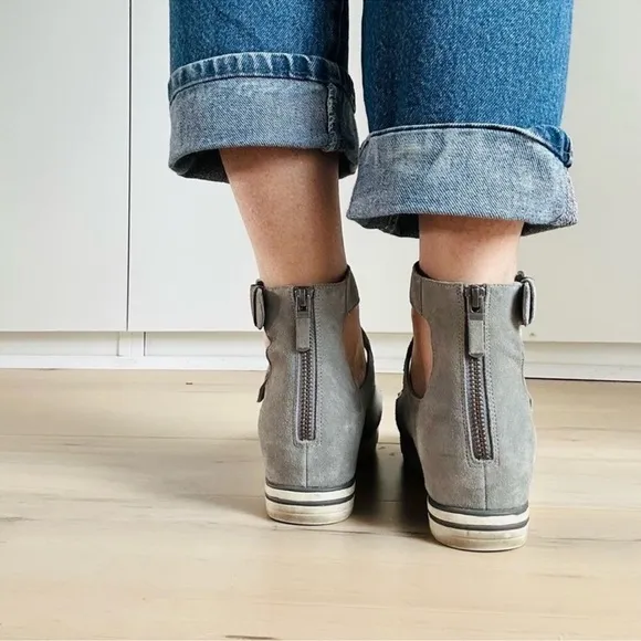 Eileen Fisher Gray Suede Platform Sneaker Sandals with Buckles