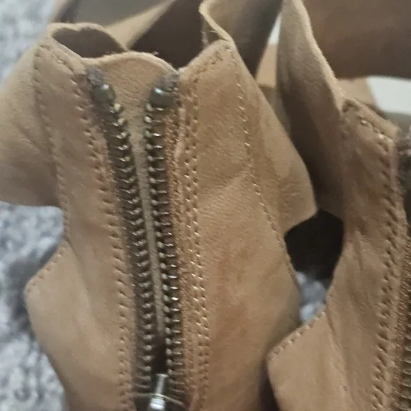Eileen Fisher Sport Plantform Tan Leather Criss Cross Sandals Size 6.5