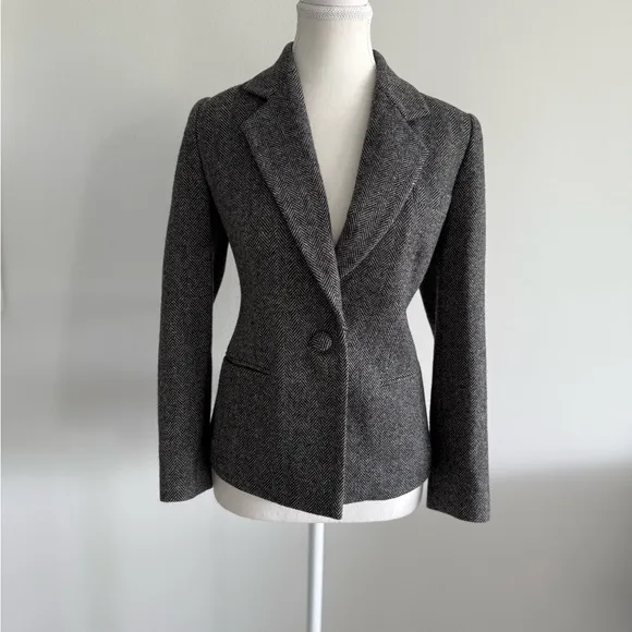 Elegant Gray Women's Blazer and Skirt