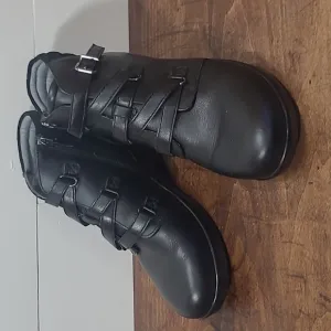 EUC Alegria di Black Belted Buckle Closure Chelsea Boots Women's sz 37/6.5 US
