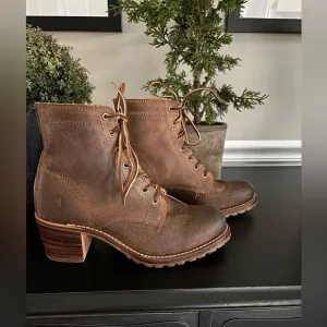 EUC FRYE WOMEN’S SABRINA 6G HAND BURNISHED LEATHER WORK COMBAT BOOT, 9