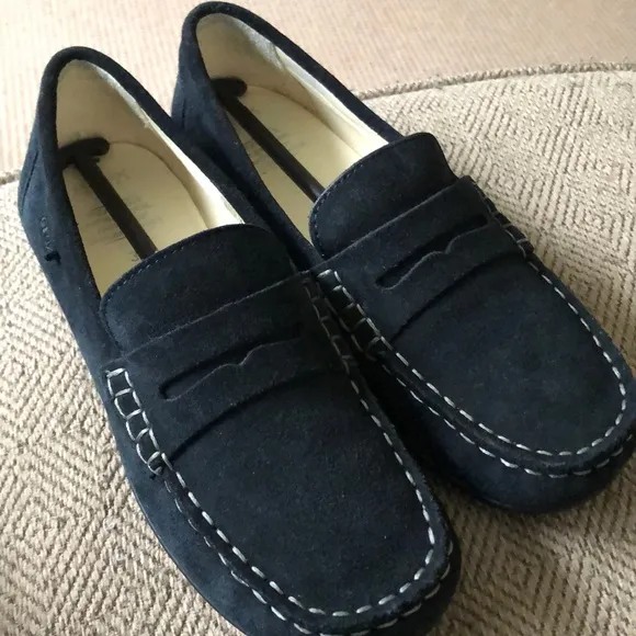 Excellent condition- Geox Suede Navy Boys Shoes