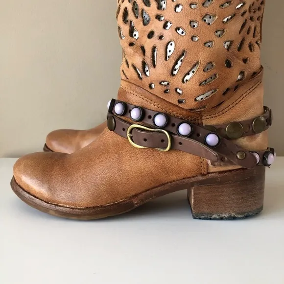 Felmini Vntg Tan laser cut Leather metallic gold studded wrap strap Boho Boot 36