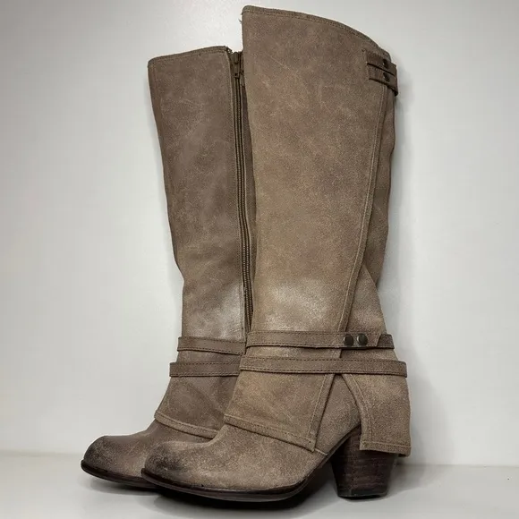 Fergie Latitude Leather Boots in Tan Castoro.