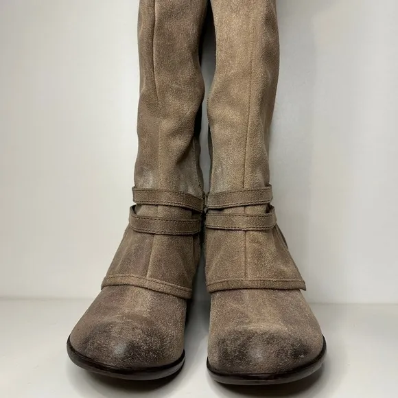 Fergie Latitude Leather Boots in Tan Castoro.