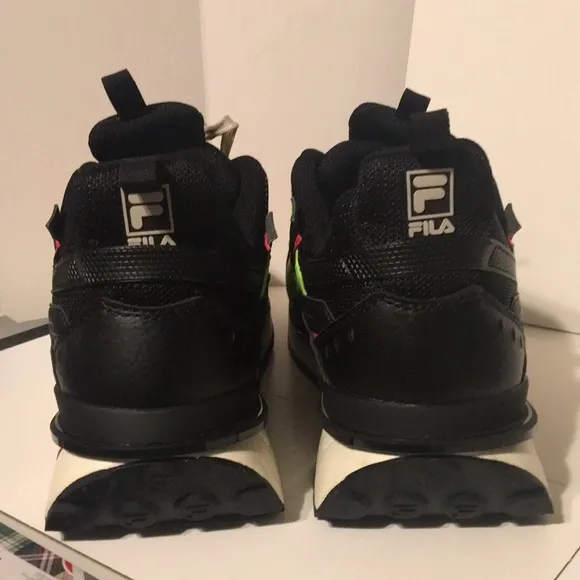 Fila Sandenal Low Mens athletic Shoes/Sneakers  Black New size 10.5