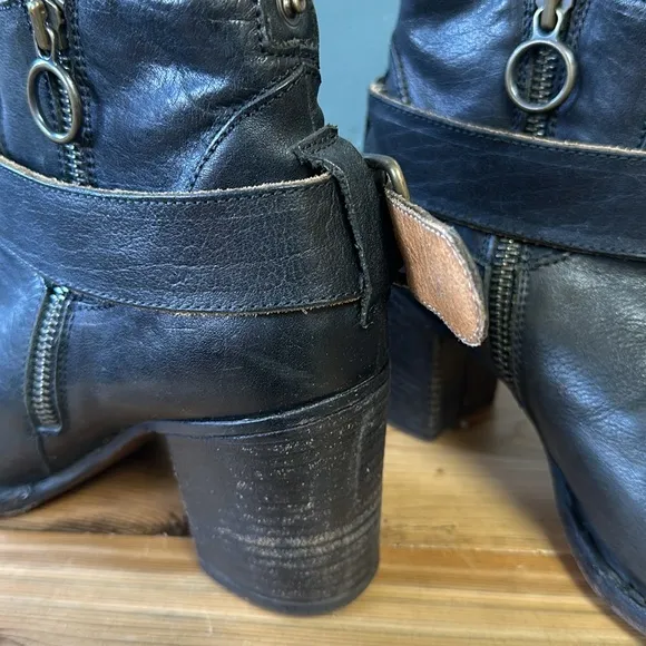 FIORENTINI   BAKER Black Leather Ankle Boots, Size 6