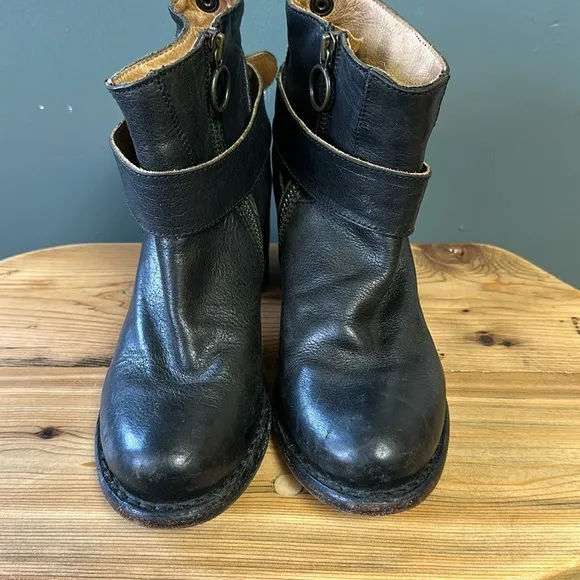 FIORENTINI   BAKER Black Leather Ankle Boots, Size 6