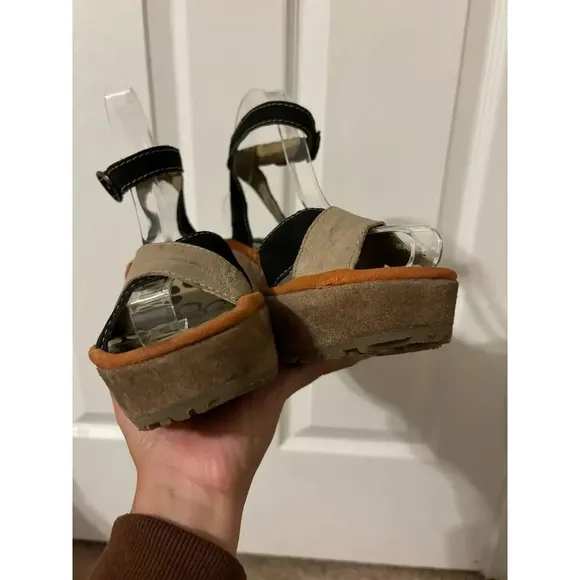 Fly London Pati tan black suede leather wedge platform sandal sz 7-7.5