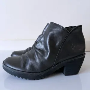 FLY London Wezo Gray metallic Leather Ankle boots Women’s Sz 37