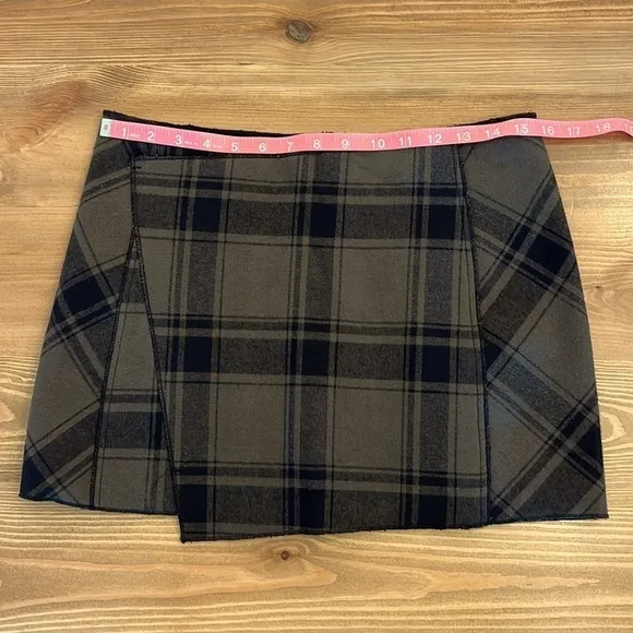Free People Black Taupe Mid Rise Plaid Asymmetrical Mini Demi Wrap Skirt Size 4