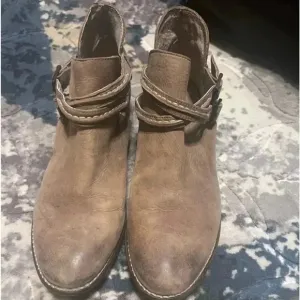 Free  People Braeburn Taupe Ankle Boots Booties