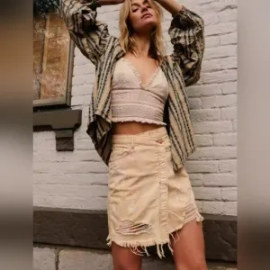 Free People Butter Cream Parker Wrap Skirt – Size 24 – NWT