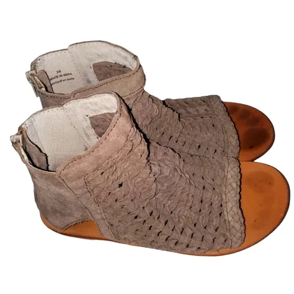FREE PEOPLE Island Cruiser Taupe Suede Zip-up Sandals Women's Size EU 38 USA 7.5