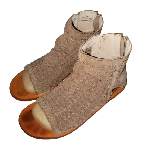 FREE PEOPLE Island Cruiser Taupe Suede Zip-up Sandals Women's Size EU 38 USA 7.5