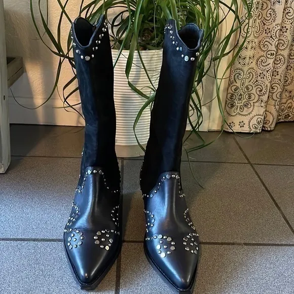 Free People Joelton Studded Western Boots. NWT