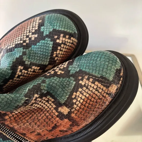 Free People Mara Snake Print Zip Moto Ankle Boots Size 9 Eur 40