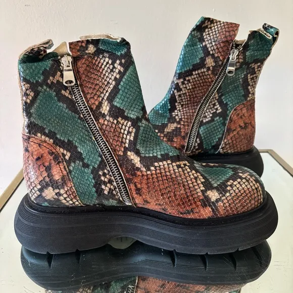 Free People Mara Snake Print Zip Moto Ankle Boots Size 9 Eur 40