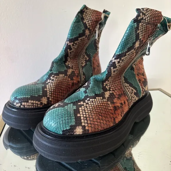 Free People Mara Snake Print Zip Moto Ankle Boots Size 9 Eur 40