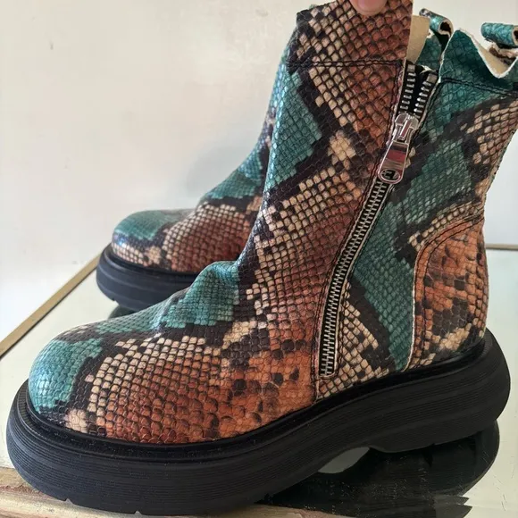 Free People Mara Snake Print Zip Moto Ankle Boots Size 9 Eur 40