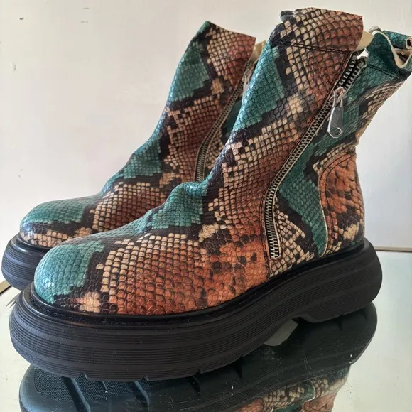Free People Mara Snake Print Zip Moto Ankle Boots Size 9 Eur 40