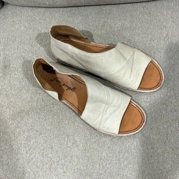 Free People Mont Blanc Dove Grey Leather Asymmetrical Sandal Size 37.5
