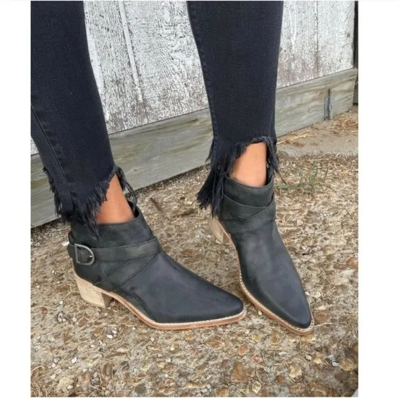 Free People |NIB Black Back Loop Washed Ankle Boots SZ 6